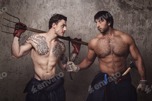 Preview: Two tattooed men