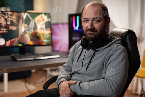 Preview: Portrait of man playing video games on live stream