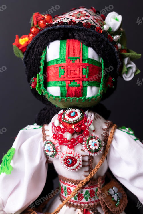 Vista previa: muñeca motanka y feliz pascua