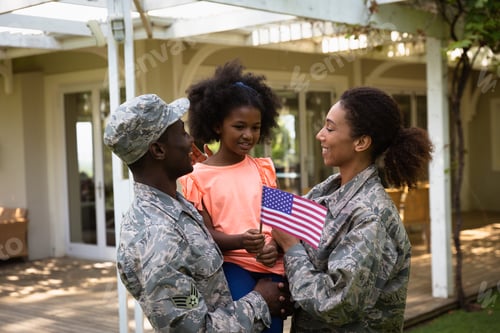 Preview: Soldier couple and daughter