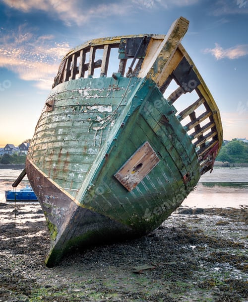 Preview: Old Shipwreck