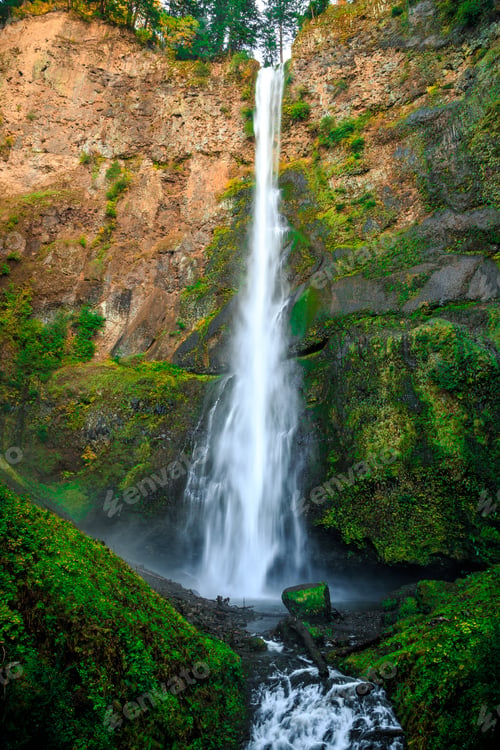 Preview: Upper Multnomah Falls, Columbia River Gorge, Oregon