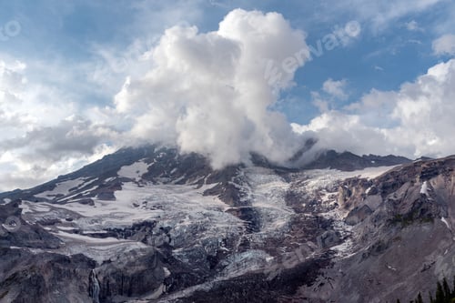 Preview: Mount Rainier Peak Clouds