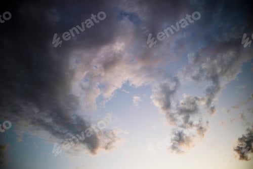Preview: Photographic documentation of clouds at sunset