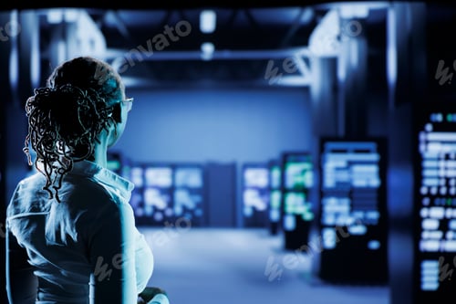 Preview: Woman in server room prevents downtime
