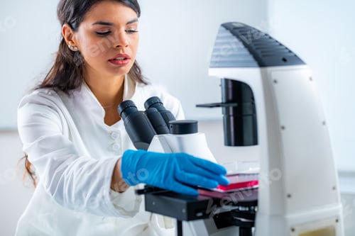 Preview: Female Junior Researcher in the Lab