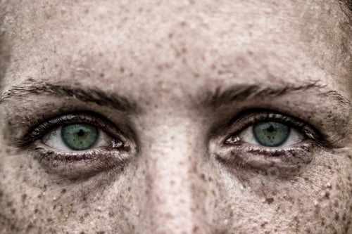 Vista previa: Green eyes woman