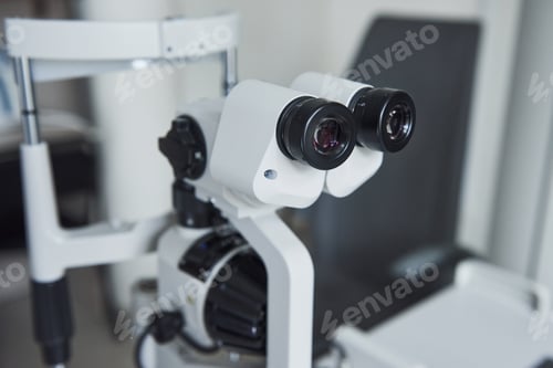 Preview: White ophthalmic equipment standing in the doctor cabinet