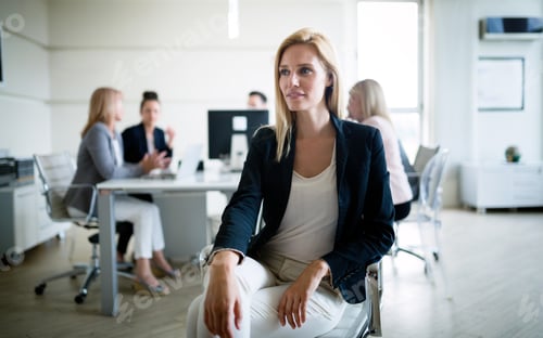 Preview: Portrait of a group of business people working together