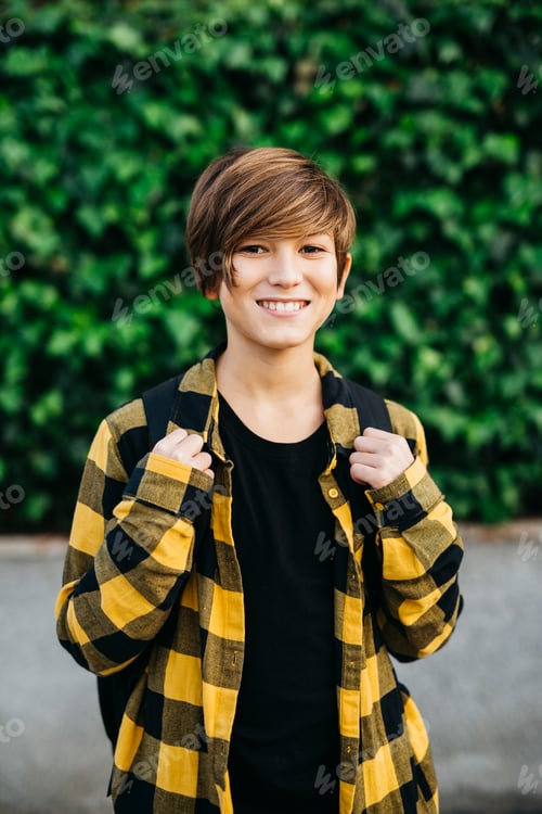 Preview: Portrait of a schoolboy on the street