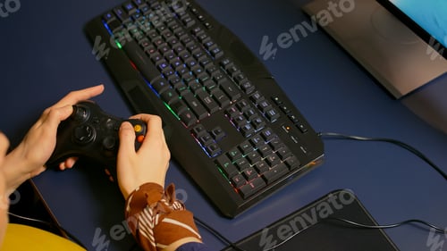 Preview: Closeup of wireless joystick and RGB