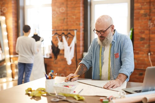 Preview: Working in tailoring shop