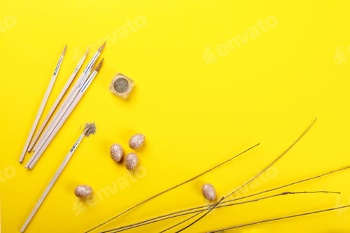 Preview: Sparkly Easter Eggs with Art Supplies on Yellow