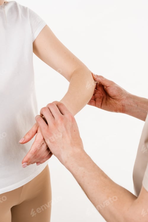 Preview: Tennis elbow close-up with lateral epicondylitis diagnosis