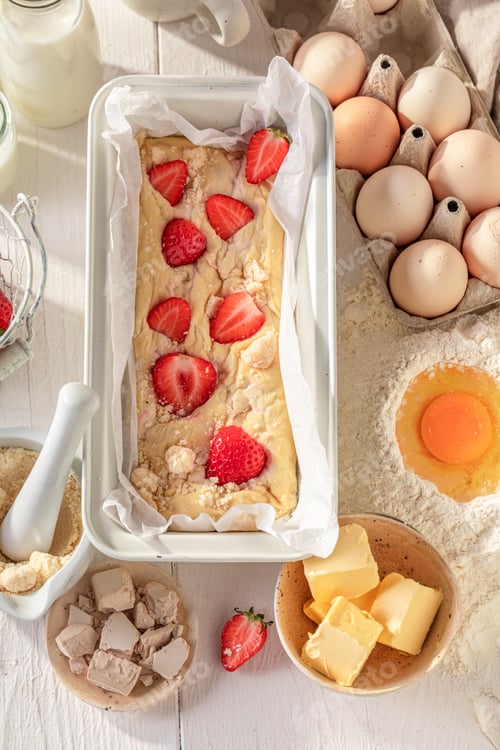 Preview: Traditional and healthy strawberry yeast cake made of yeast dough.