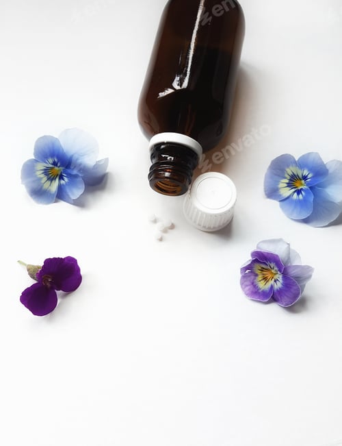 Preview: Natural Remedies Bottle with Flowers and Pills