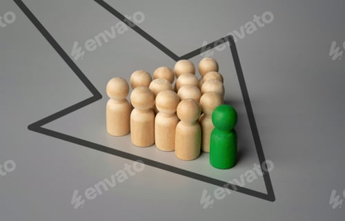 Vista previa: Wooden dolls follow a leader moving in a single arrow direction.