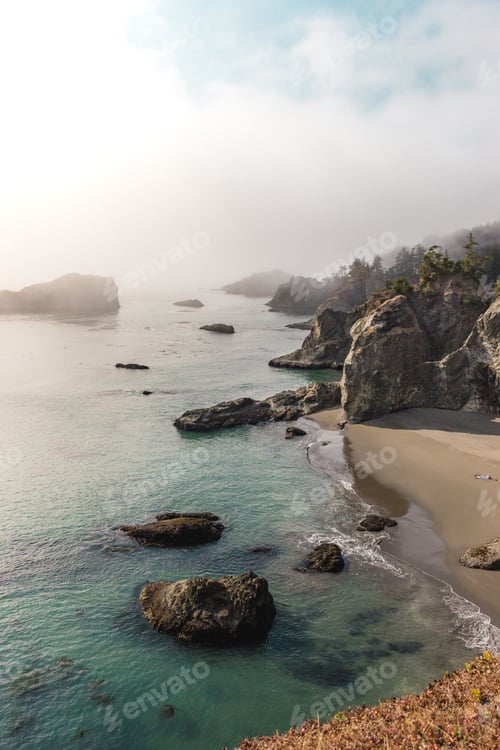 Preview: Vertical high angle shot of the Pacific Ocean from the Oregon coast, USA