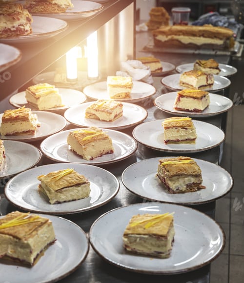 Preview: Puff pastry filled with vanilla cream
