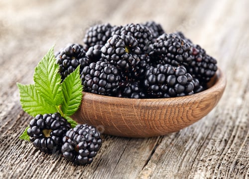 Preview: Blackberry on wooden background