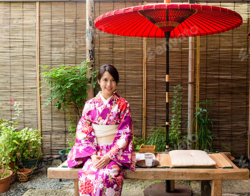 Preview: Japanese woman sitting at tea house