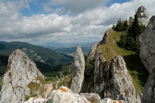 Preview: White limestone cliffs in the mountains. Transylvania, Romania
