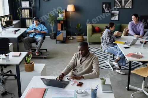 Preview: Casual Workday in Open Office