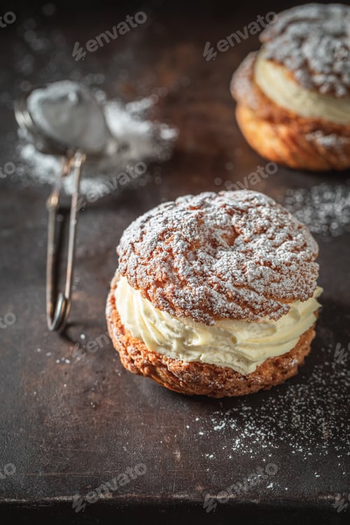 Preview: Yummy and sweet cream puffs made of sugar and cream