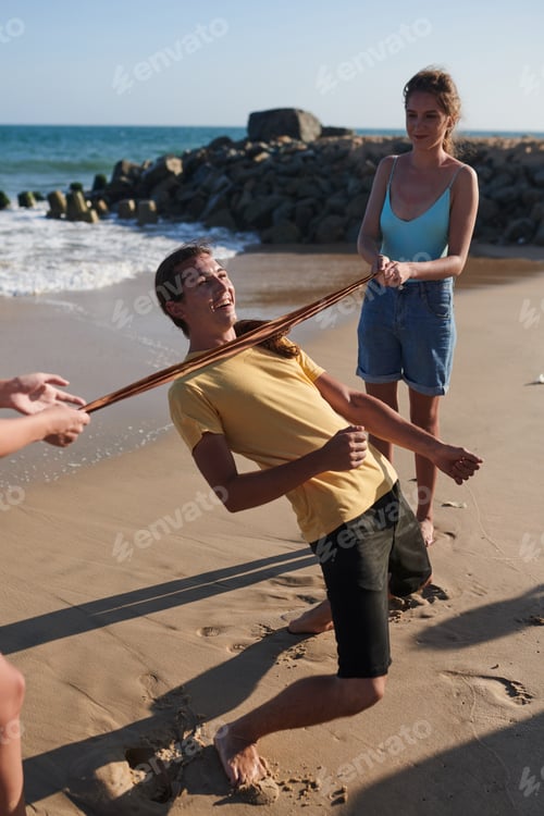 Preview: Friends Playing Limbo Game