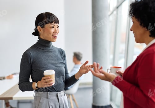 Preview: Business people working in the office