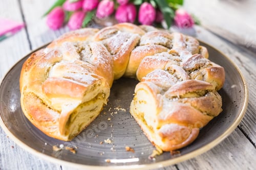 Preview: Sweet braided easter bread