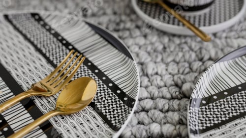 Preview: Modern table setting