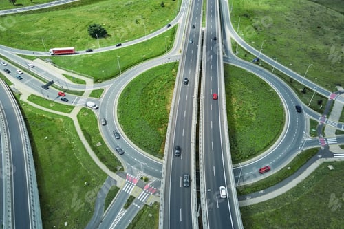 Preview: Roundabout intersection with car traffic