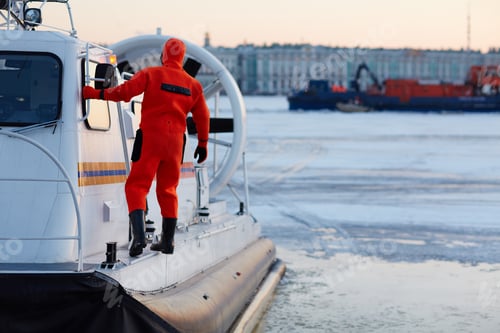 Preview: Worker of rescue team