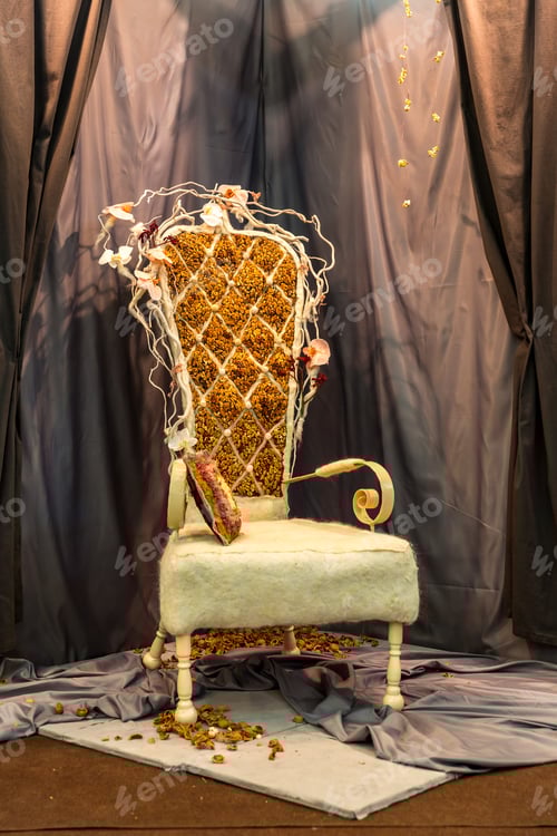 Preview: White vintage chair with grunge upholstery