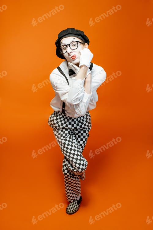 Preview: Pantomime on the orange background