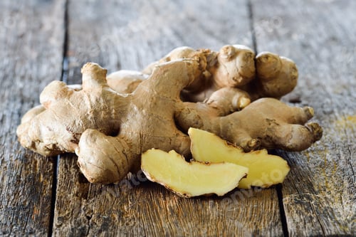 Preview: ginger sliced in wood bowl
