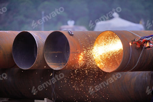 Preview: automatic gas cutter cuts the pipe