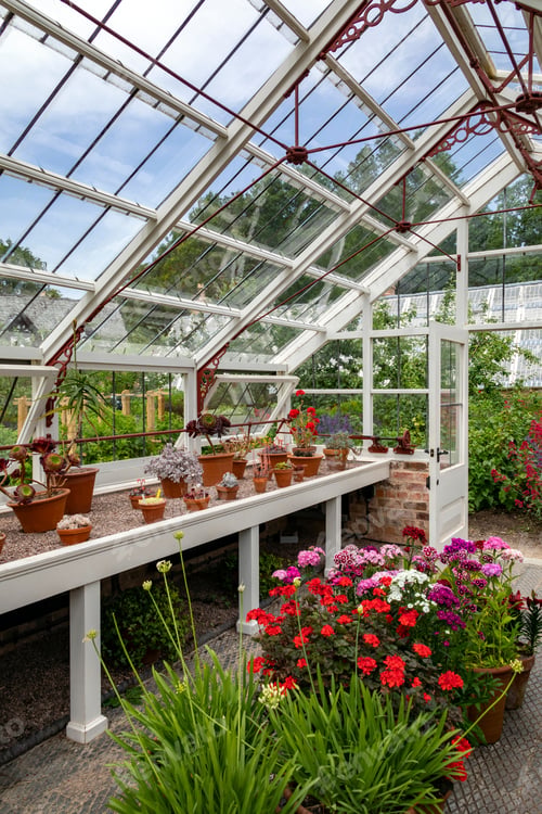 Preview: Gardening - Inside a Greenhouse
