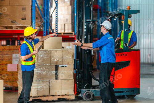Preview: Warehouse Team Planning Logistics