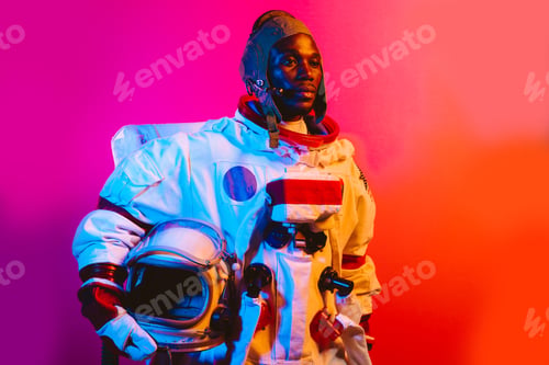 Preview: Cinematic image of an astronaut.