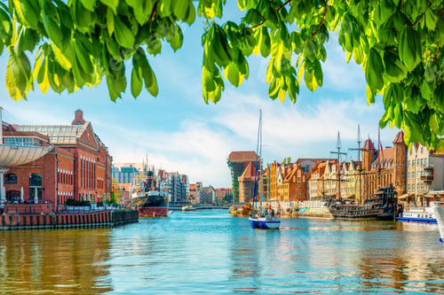 Preview: Canal in the city