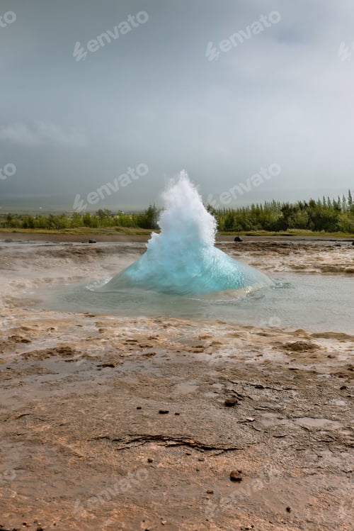 Preview: Iceland: Strokkur Geyser Eruption