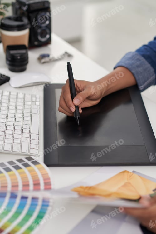 Preview: Graphic designer