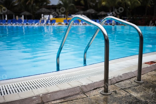 Preview: Empty Swimming Pool Ladder