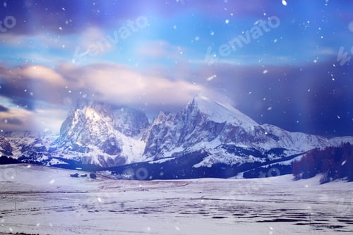 Preview: Snowfall at Alpe de Siusi in the sunset.