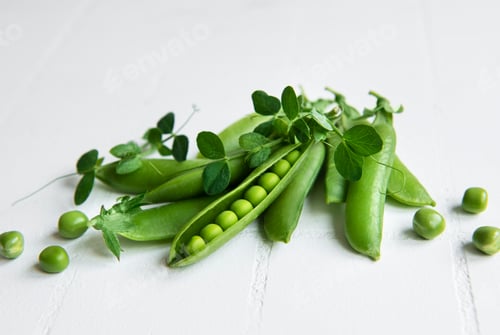 Preview: Fresh green peas pods