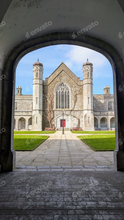 Preview: The University of Galway, quadrangle in Ireland, amazing architecture and landmark
