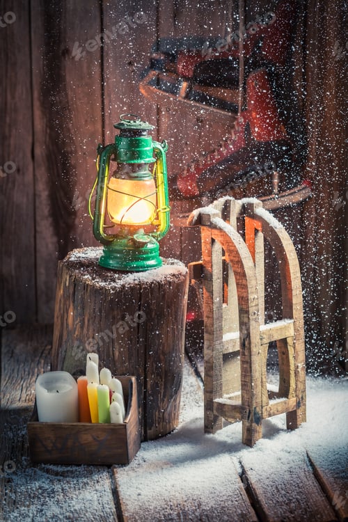 Preview: Snowy wooden cottage with sleigh and wax