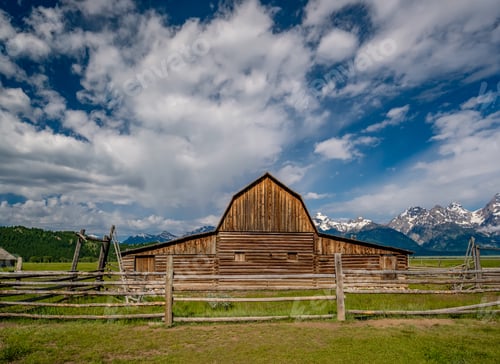 Preview: Old barn in Grand Teton Mountains